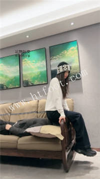 003438hy8h26hz8yo3he8a.jpg
