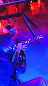 011845g6f1cm913fmuc70i.jpg