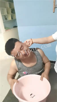 221637botr3autt3jpo3av.jpg