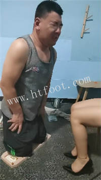 221640drt747ioq74hotvo.jpg