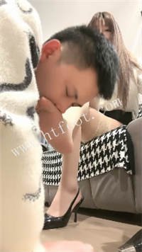 072656ji1585tj6k5imq75.jpg