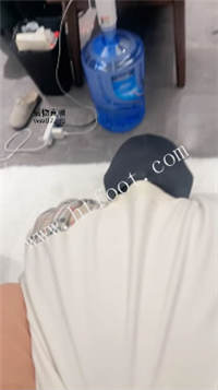 082503yz9ei7947p7im915.jpg