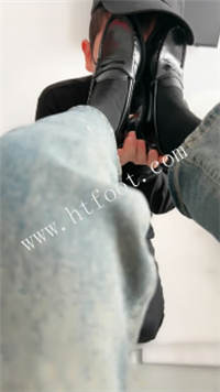 084325j8w78jjglunsrles.jpg