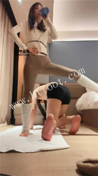 010213fcznseenmolmoeel.jpg