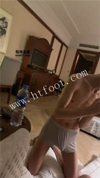 214506zewnnw269l1lr5km.jpg