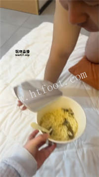 002520pc98hpaq4hk6q589.jpg