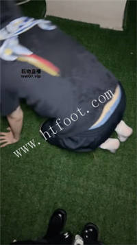 064120ud6d5b4akbdk1437.jpg