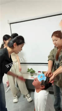 025525aaywq96wmt8889hh.jpg