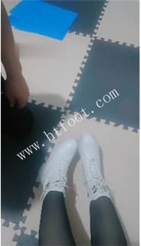 ZB4782【魅影女神】狗链遛狗鞭打跪舔臭脚虐乳43分钟